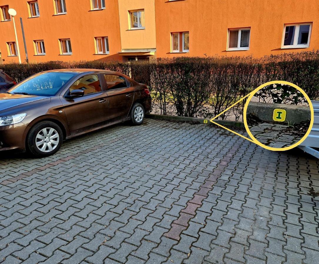 Slnecny Byt V Blizkosti Historickeho Centra Trenčín エクステリア 写真